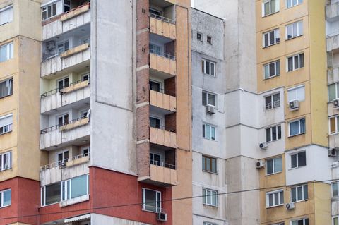 Можно ли делать проём в несущей стене монолитного дома?