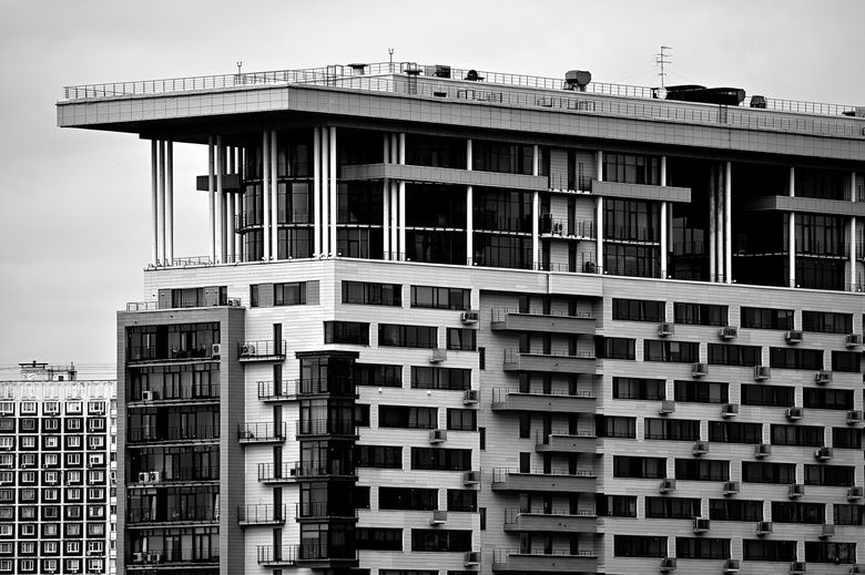 Какой тип шума преобладает в монолитно-кирпичных домах?