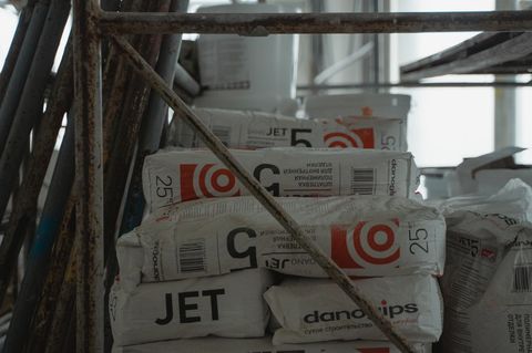 Почему экономия на материалах в бизнес+ оборачивается убытками
